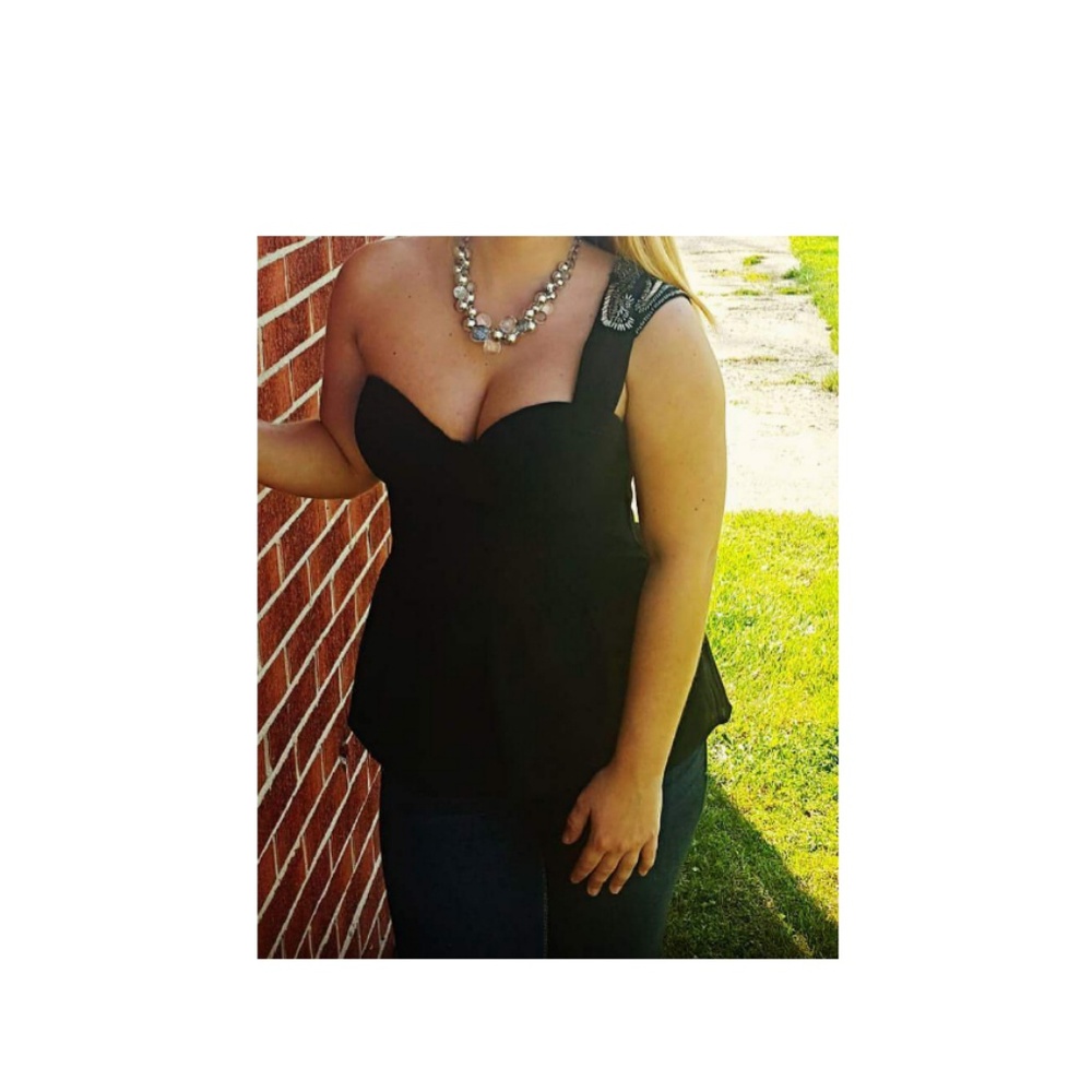 One shoulder top